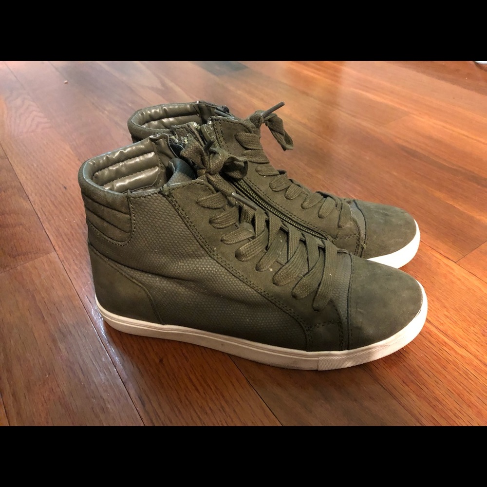 Steve Madden sneakers